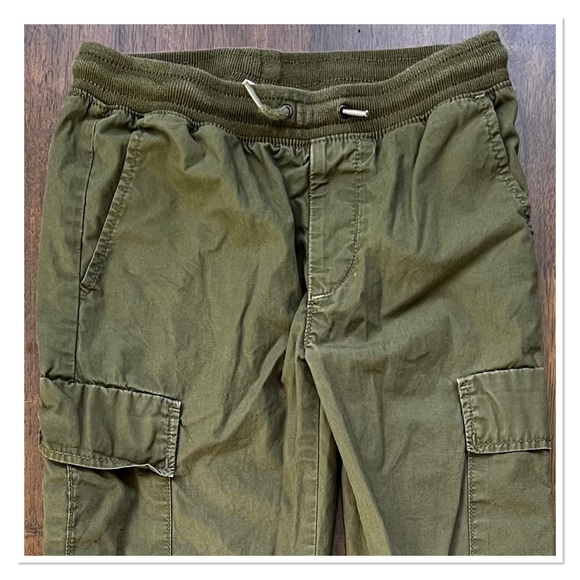 GAP Boys Lightweight Cargo Pants - Picture 9 of 9